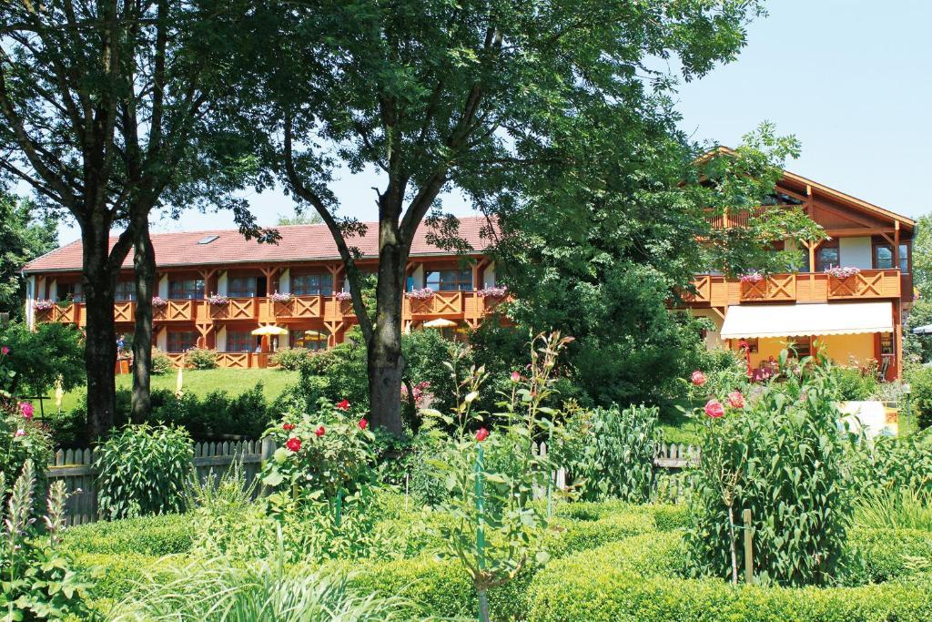 Hotel Quellenhof باد بيرنباخ المظهر الخارجي الصورة